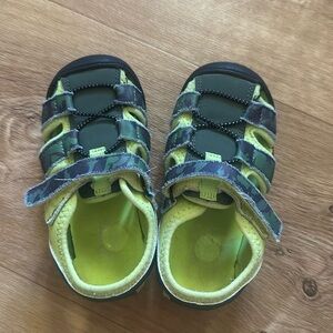 Harper Canyon Kids sandals